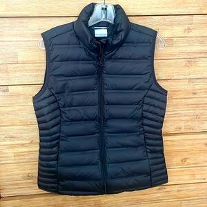 Women’s Columbia lightweight puffer vest.